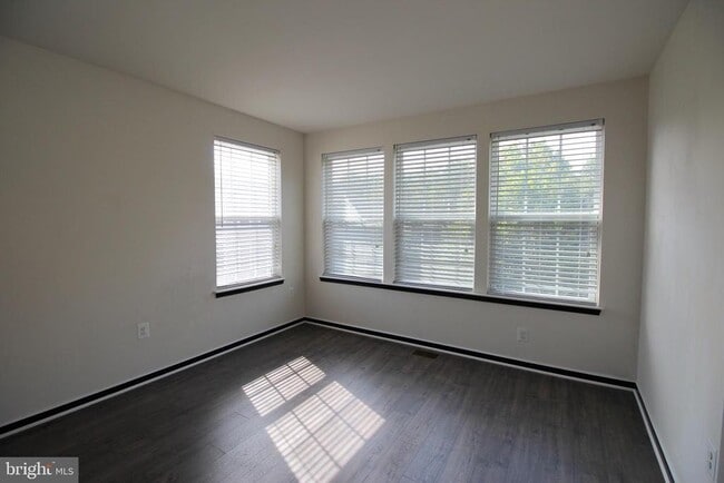 Building Photo - 14782 Mason Creek Cir