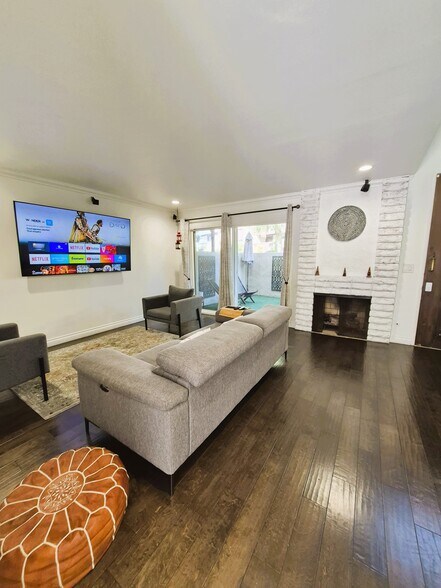 Building Photo - 5313 Sevilla Ct