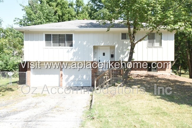 Building Photo - 5521 Perry Ln