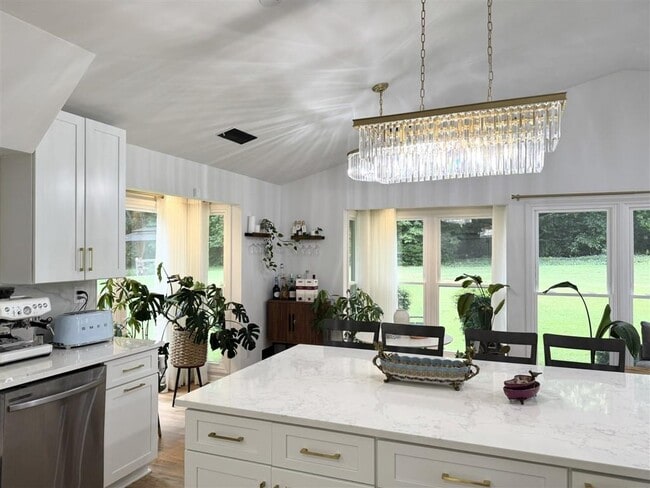 Building Photo - 3561 Duberry Ct NE