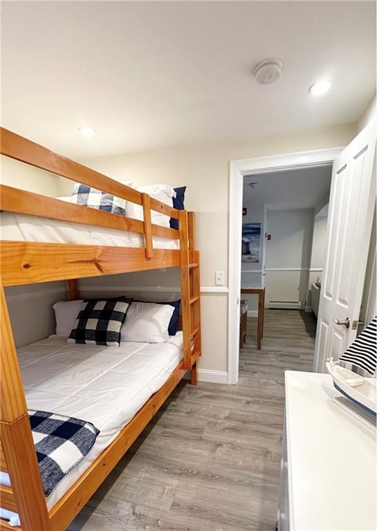 Building Photo - 227 Thames St