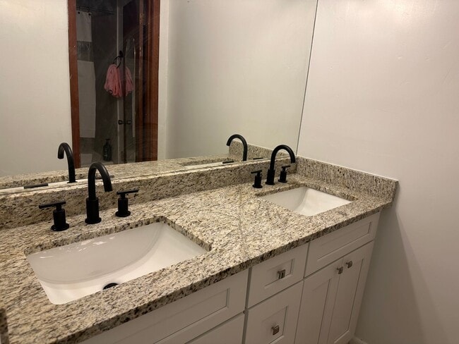 Primary Photo - 6 BR 3 BA House in Colonial Hill Community