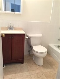 Building Photo - 166 Lake Shore Rd