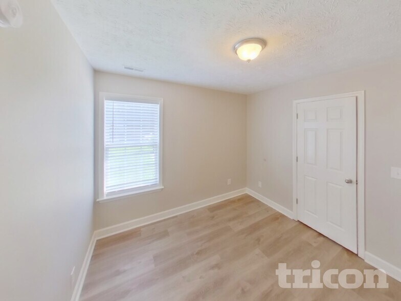 Building Photo - 1024 Stratus Dr