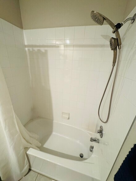 Building Photo - 7335 Canterbury Bells Ct