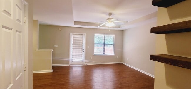 Building Photo - 2300 Timber Oak Ln