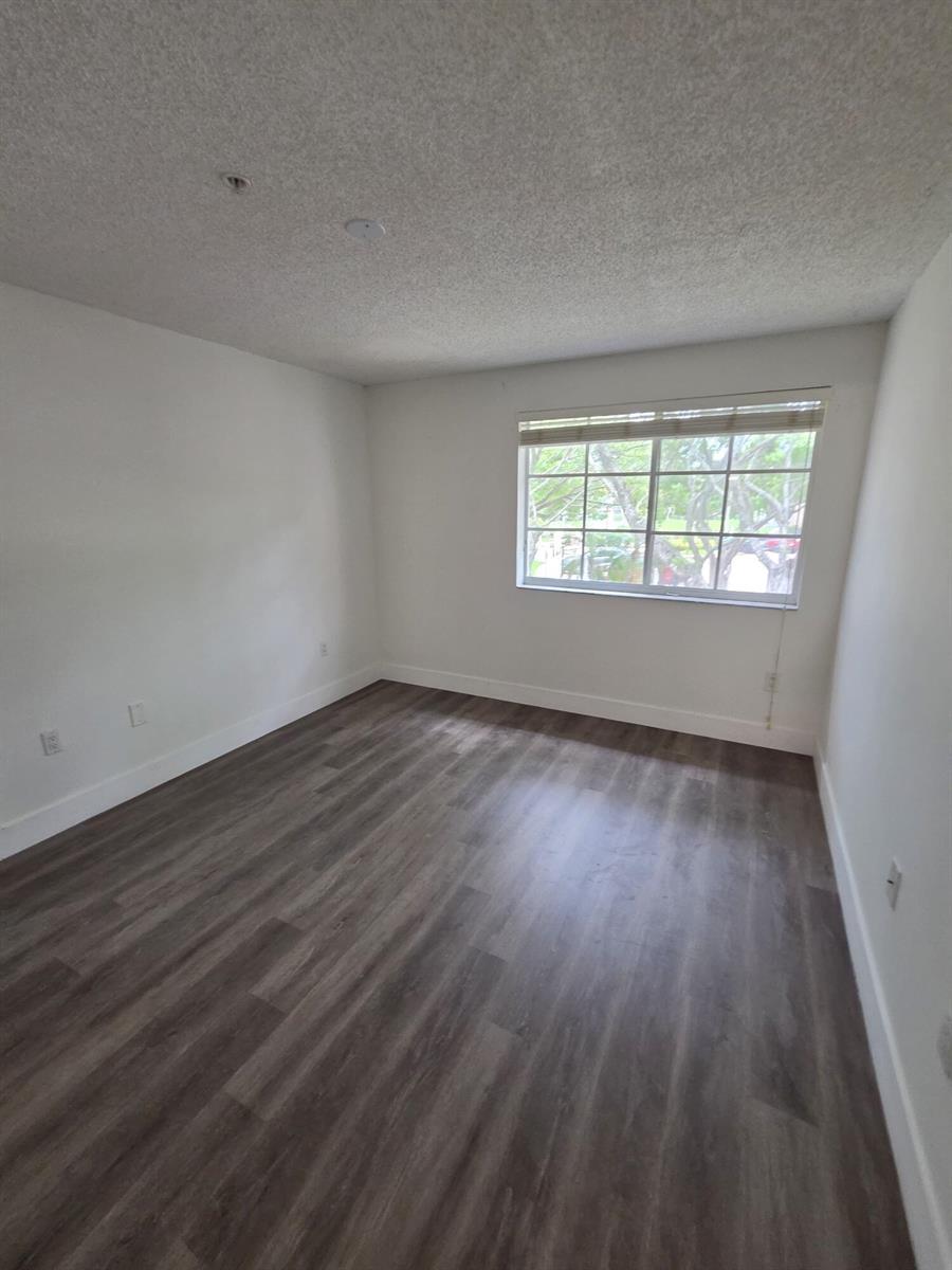 Building Photo - 12112 Saint Andrews Pl