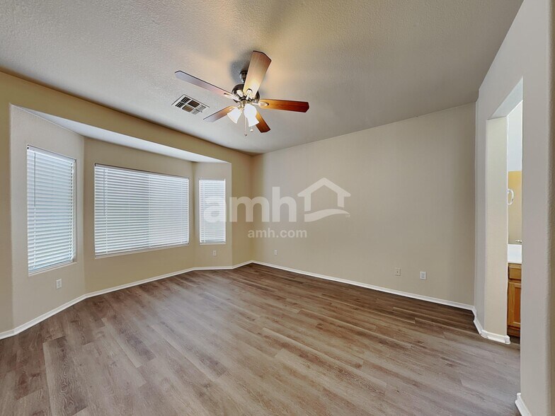 Building Photo - 3506 N 130th Ave