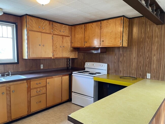 Building Photo - 1 Bedroom Upstairs Apartment-Beautiful Eag...