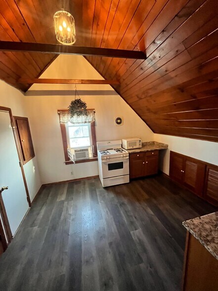 Building Photo - 947 Campbell Ave