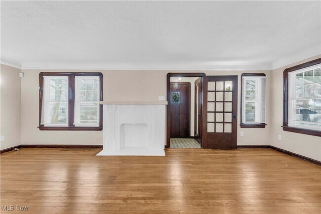 Building Photo - 15602 Walden Ave