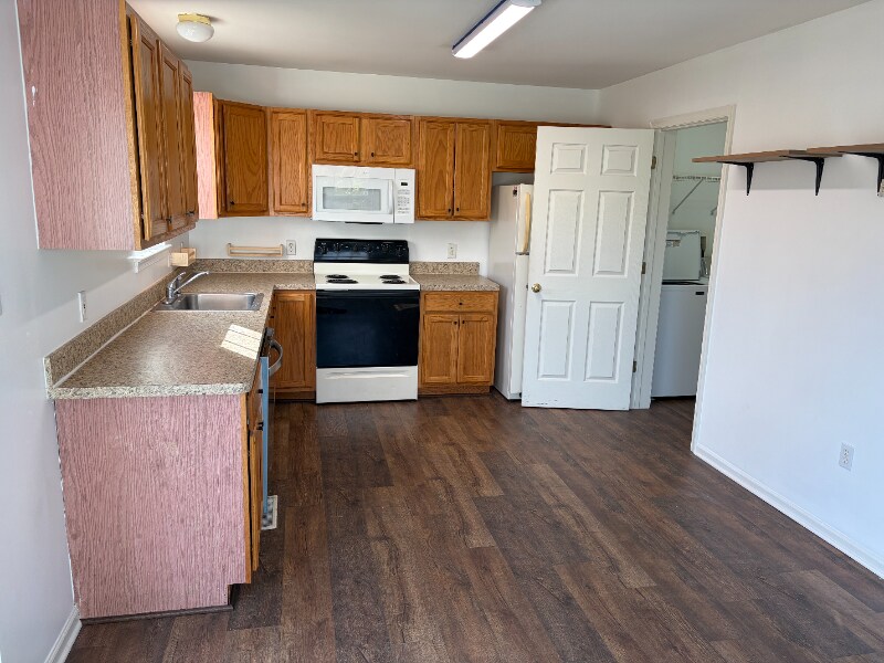 Building Photo - 358 Cherry St