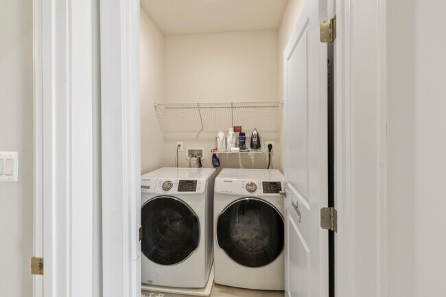 Building Photo - 5917 Glen Willow Wy