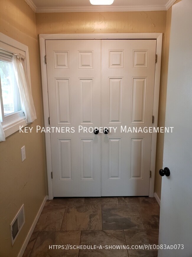 Building Photo - 7132 Newton Dr