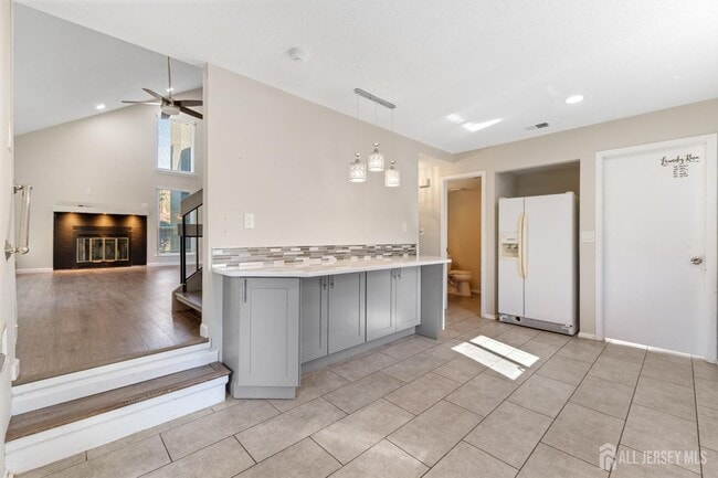 Building Photo - 496 Westgate Dr