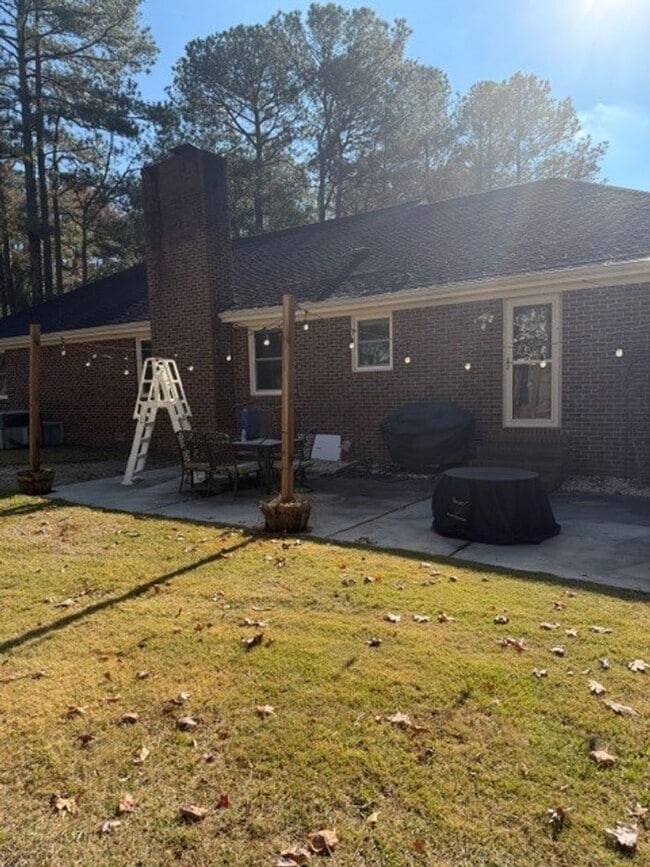 Building Photo - 3 Bedroom/2 Bathroom - Close to SJAFB, Shopping, Restaurants!