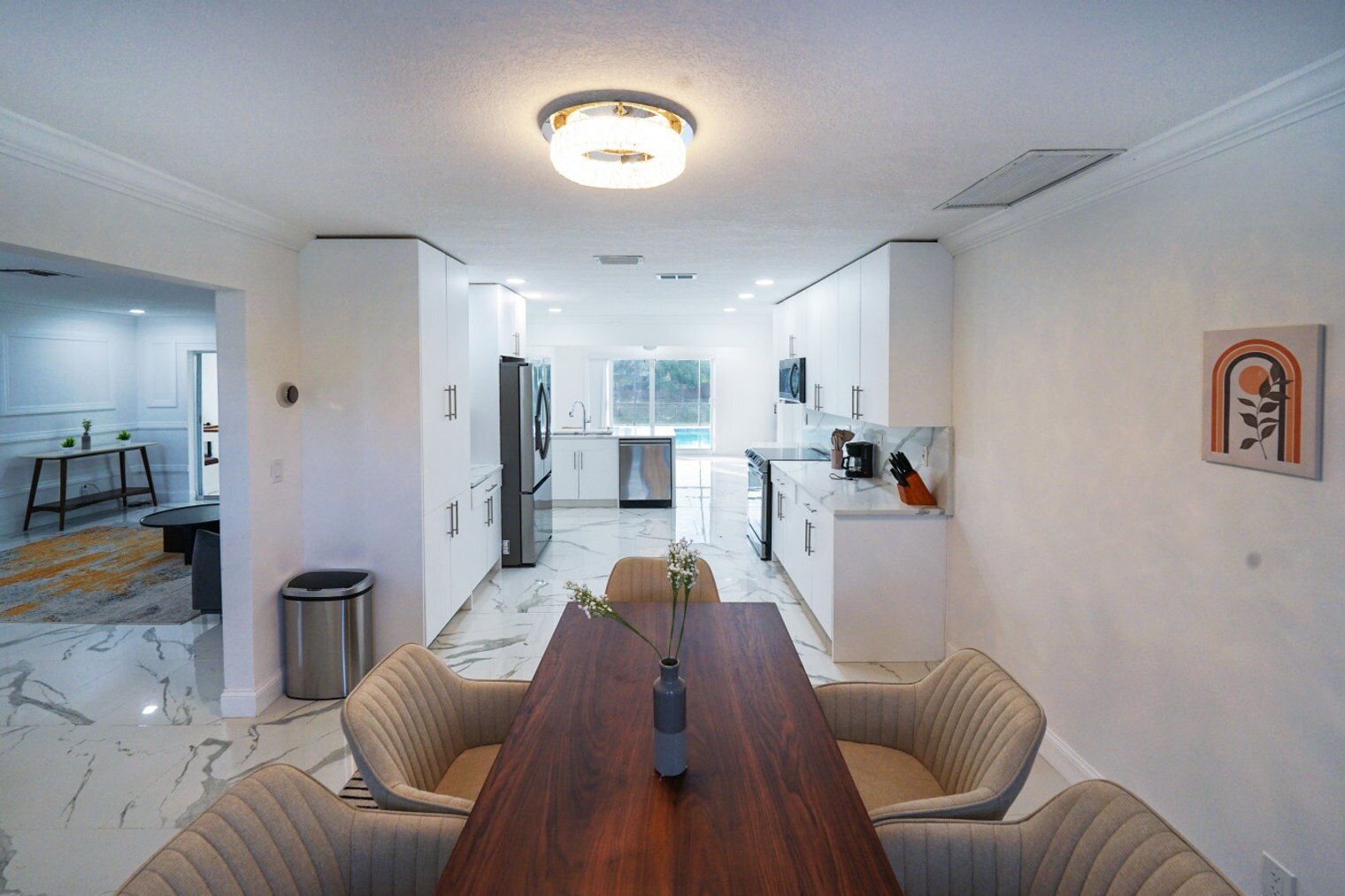 Building Photo - 651 NW 42nd Ave