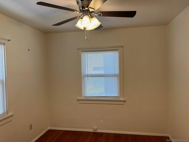 Building Photo - 4623 Kensington Dr