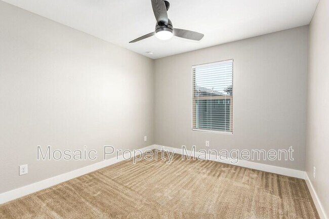 Building Photo - 4046 S 58th Ln
