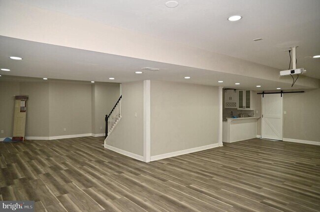 Building Photo - 30 Andrea Ln