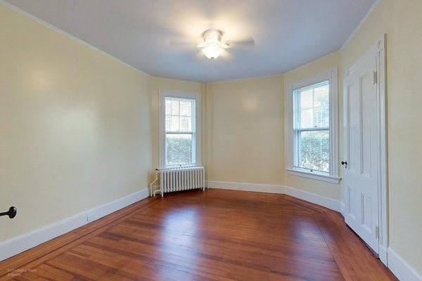 Building Photo - 16 Bull St