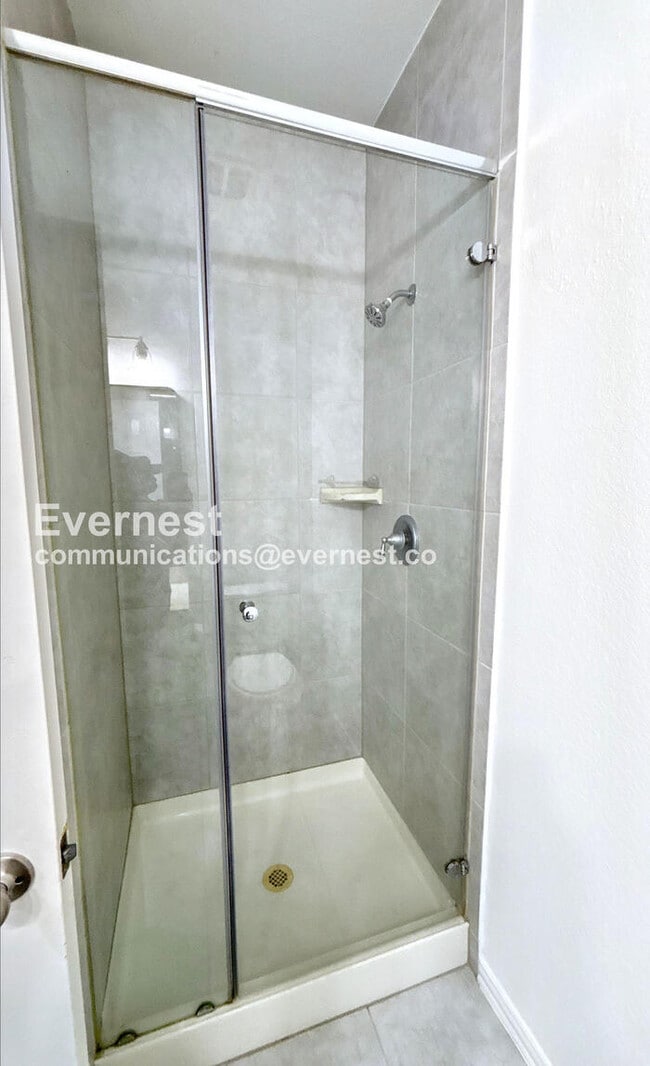 Building Photo - 4811 Sunset Park Ln