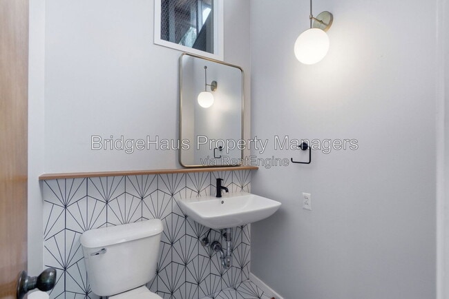 Building Photo - 1541 Garrison Pl