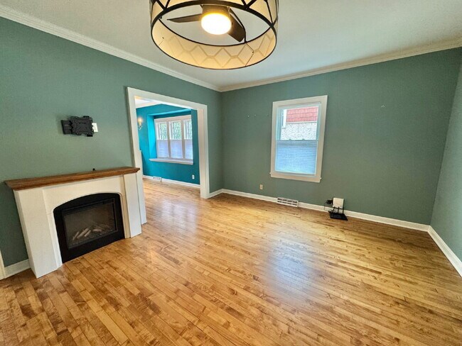 Building Photo - Charming 3-Bedroom Oasis with Elegant Touches & Finished Basement on Washburn Ave!