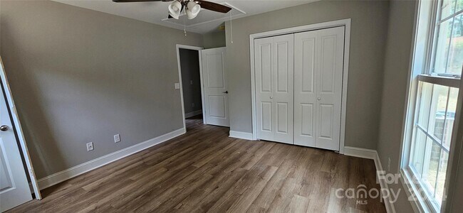 Building Photo - 121 Holly Spgs Ct