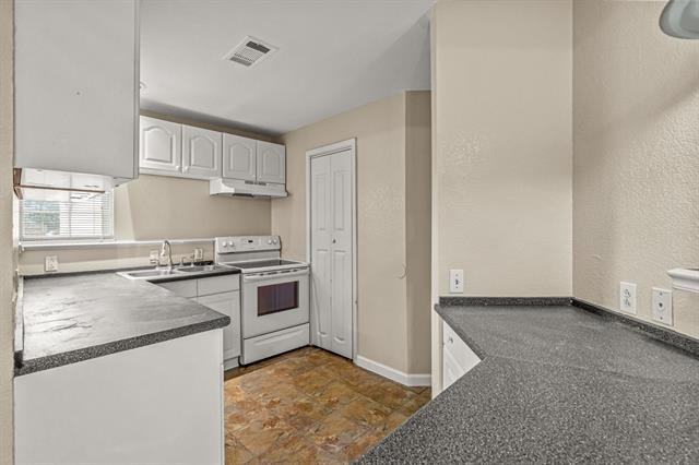 Building Photo - 3436 Bellville Dr