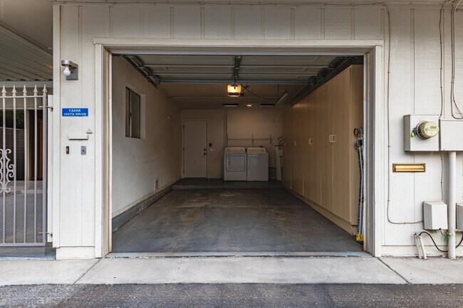 Building Photo - 13066 N 100th Dr