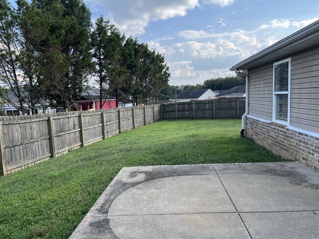 Building Photo - 5004 Pelican Ct