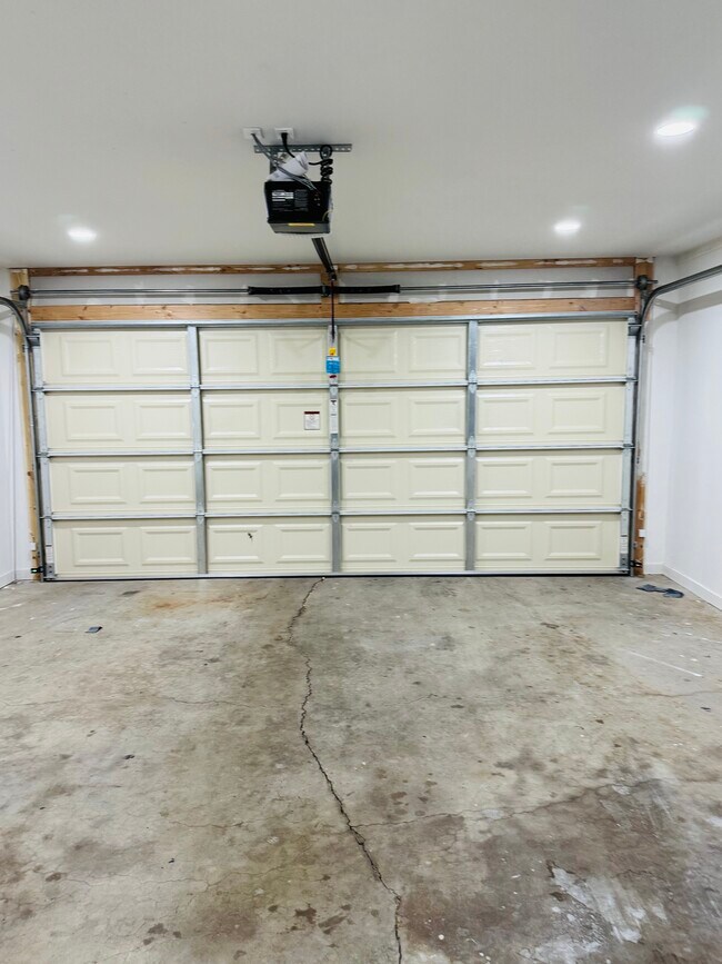 Building Photo - 9039 N 53rd Ave