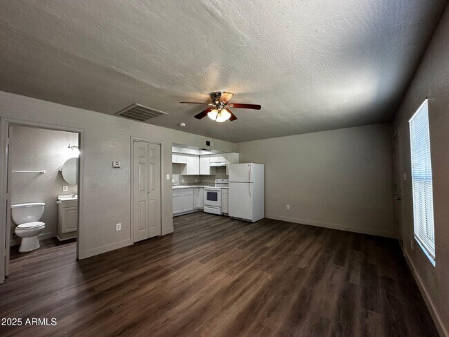 Building Photo - 1421 E Fillmore St