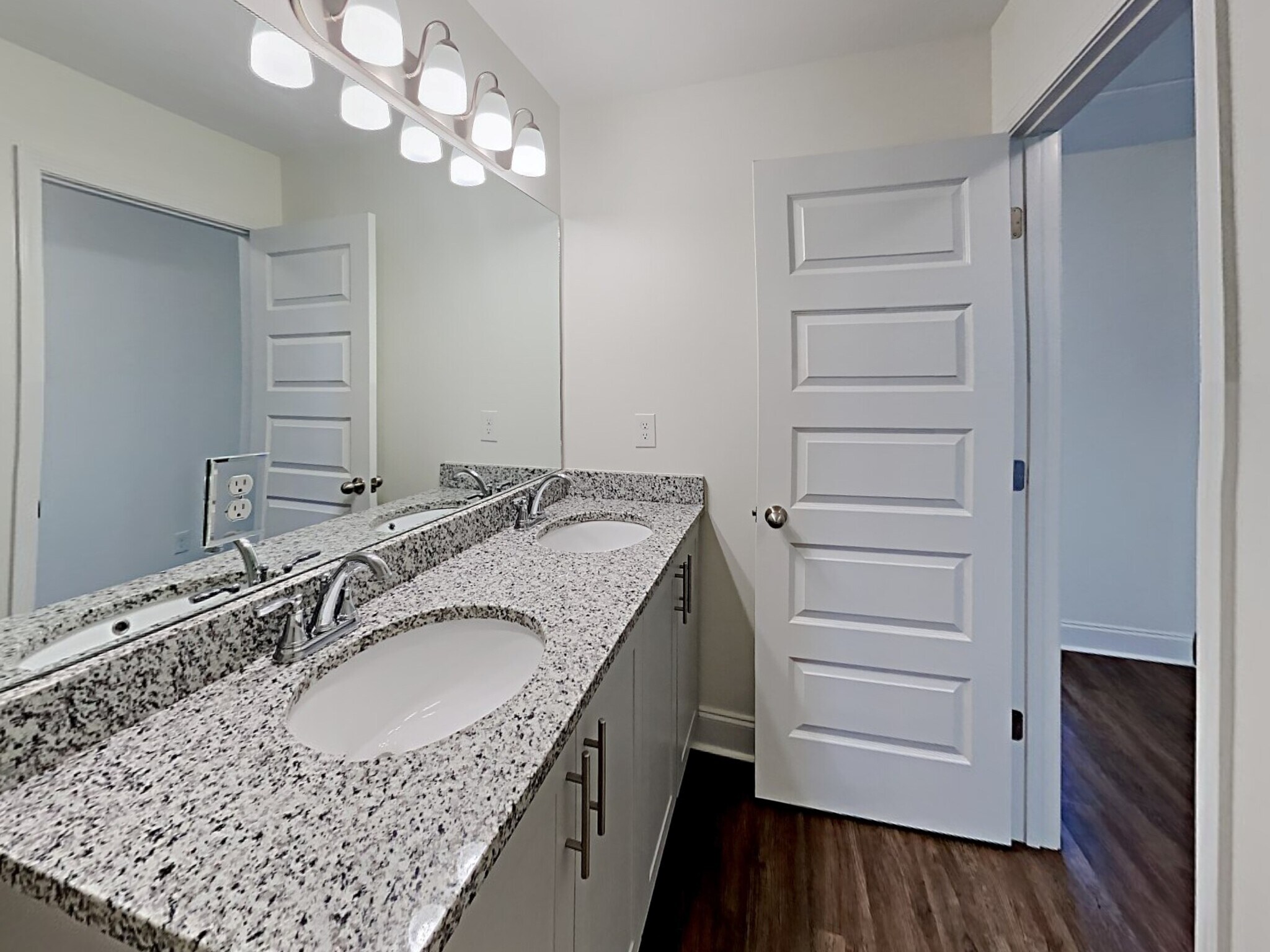 Building Photo - 5242 Tupelo St