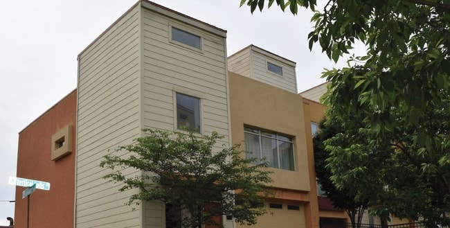 Building Photo - 100-116 Vertical Lofts Dr