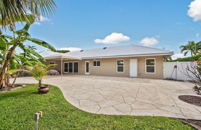 Building Photo - 1206 Dolphin Rd