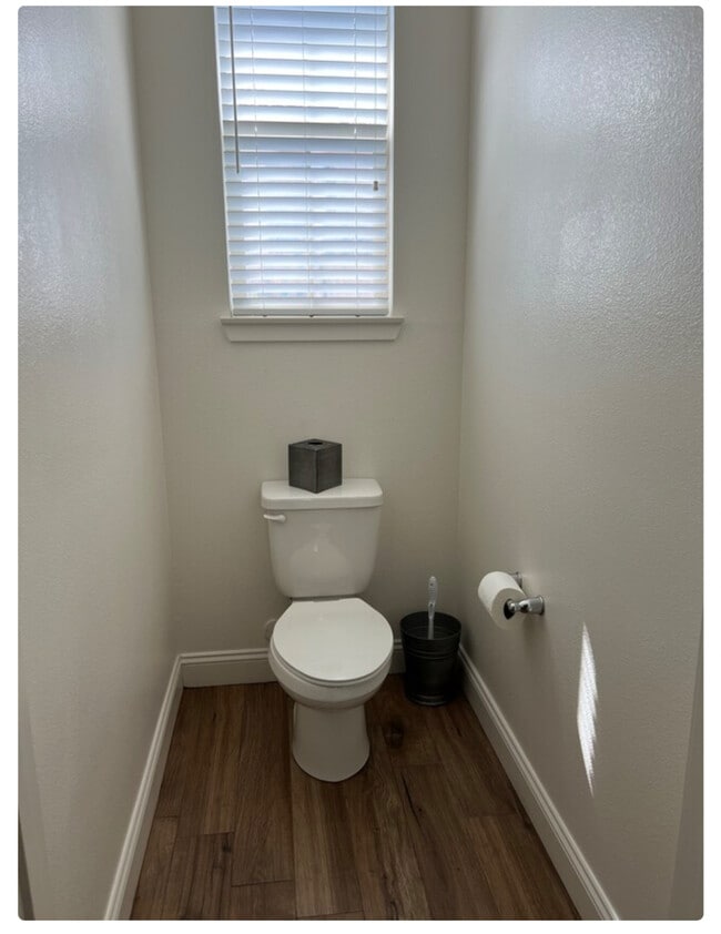 Building Photo - 404 Maravilla Ln