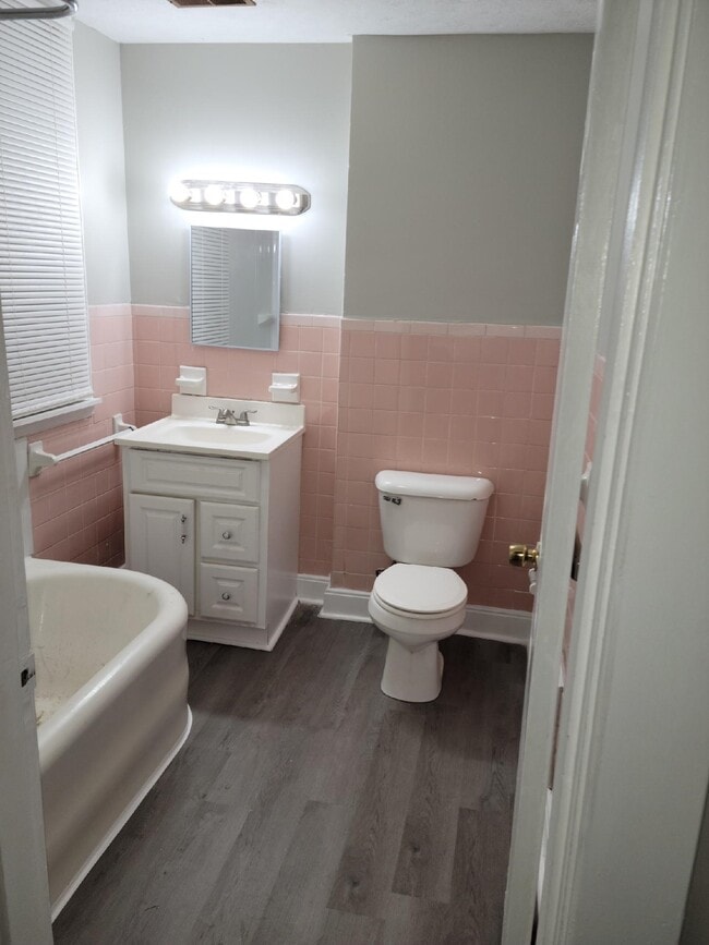 Building Photo - 1526 Dixmont Ave