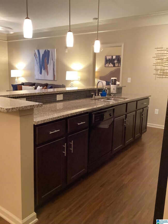 Building Photo - 251 London Pkwy