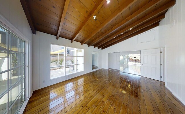 Building Photo - 3758 Tuller Ave