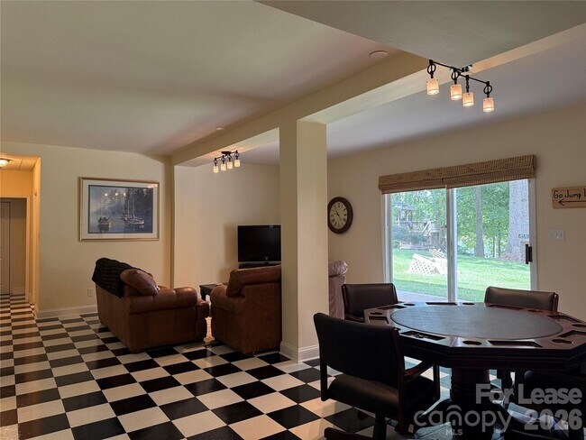 Building Photo - 16318 Stinson Cove Rd
