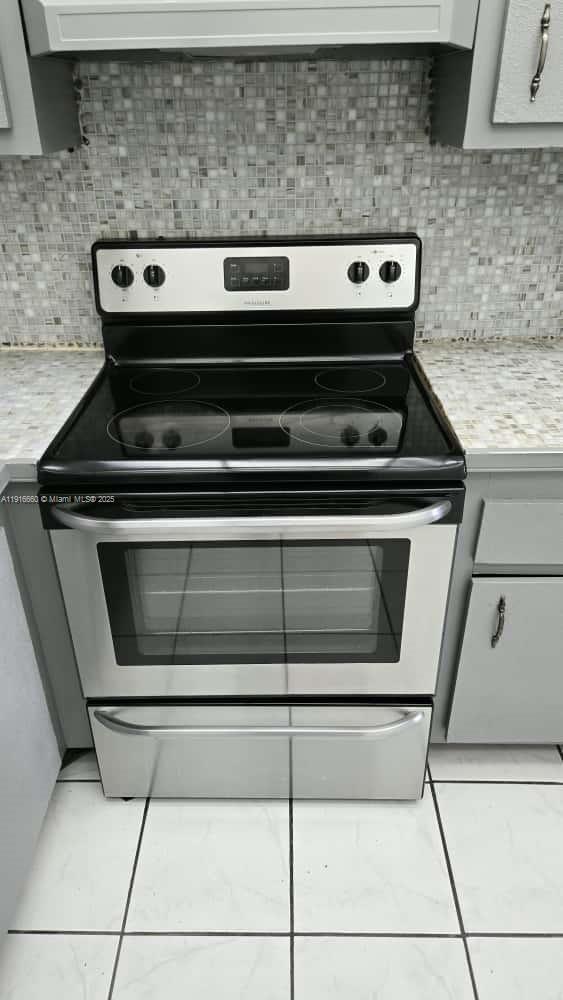 Building Photo - 13707 Kendale Lakes Cir