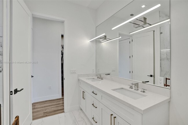 Building Photo - 7759 SW 99th St