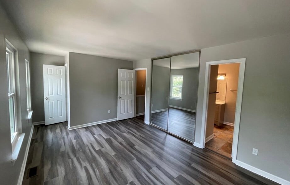 Building Photo - 911 Grayfox Cir