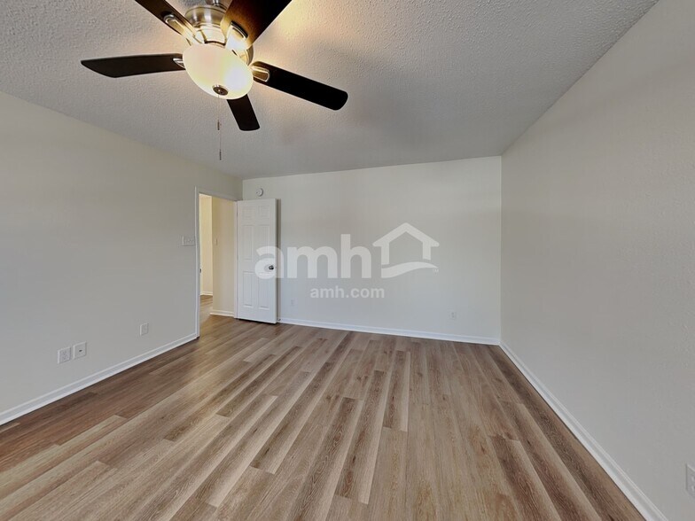 Building Photo - 10275 Holly Berry Cir