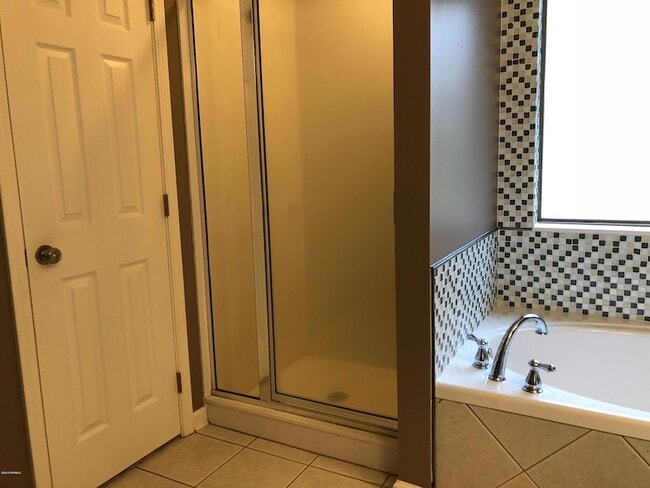 Building Photo - 112 Cherry Bark Ln