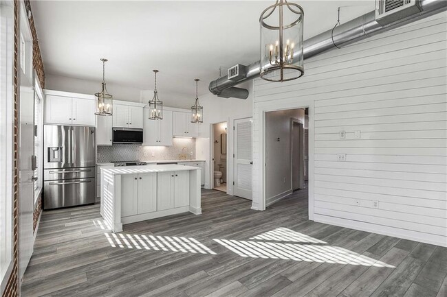 Building Photo - 791 Wylie St SE