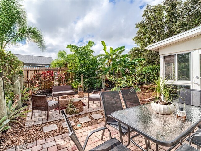 Building Photo - 15004 Cloverdale Dr