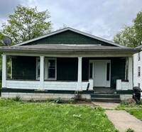 Building Photo - Two Bedroom - One Bath House